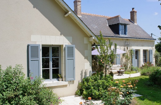 Window shutters in grey